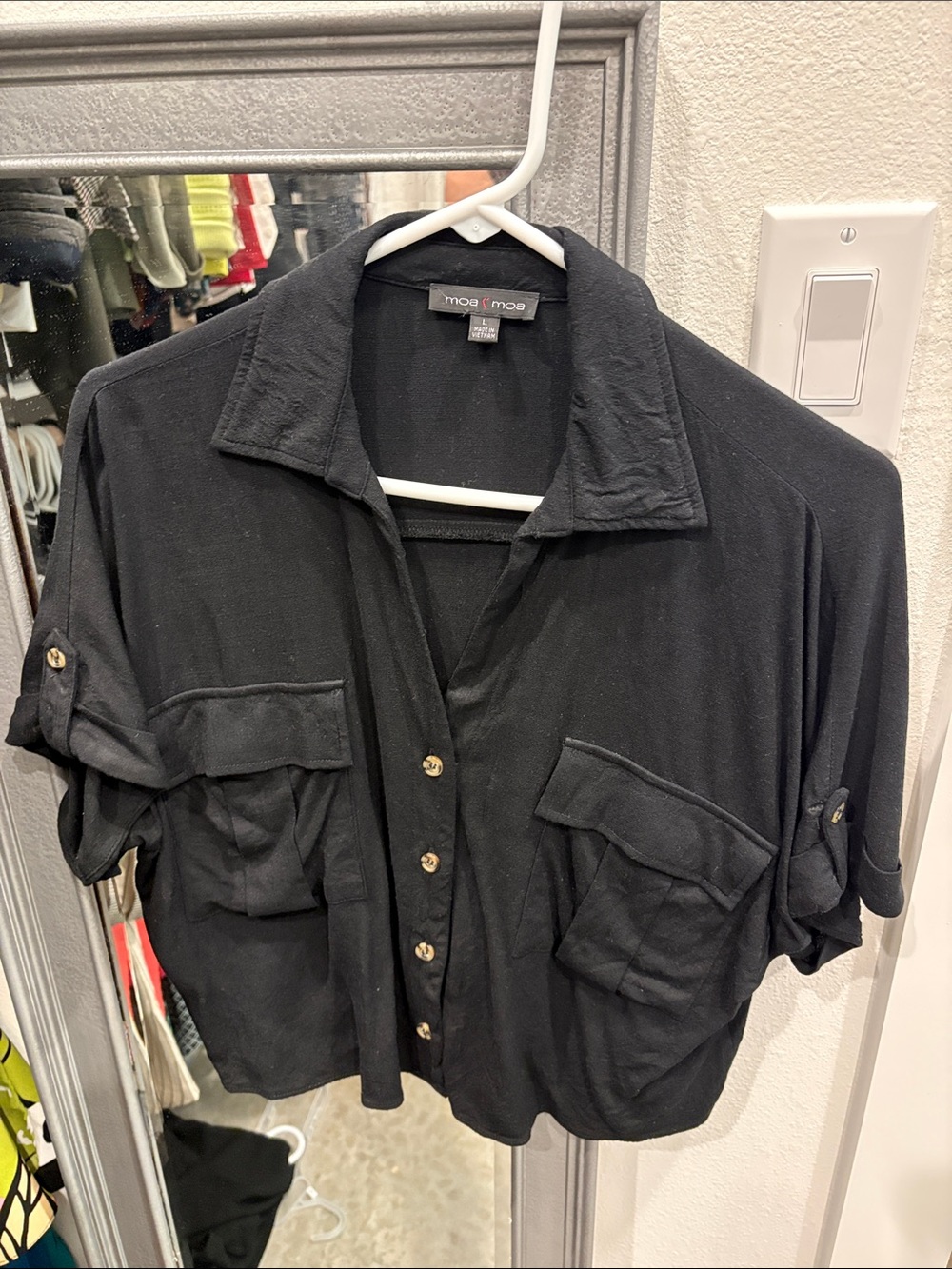 Moa Moa Black Button-Front Crop Top